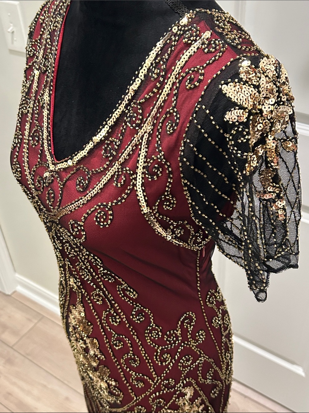 Babeyond Burgundy Flapper Dress with Gold Beading and Headband Feather XS - Picture 7 of 16